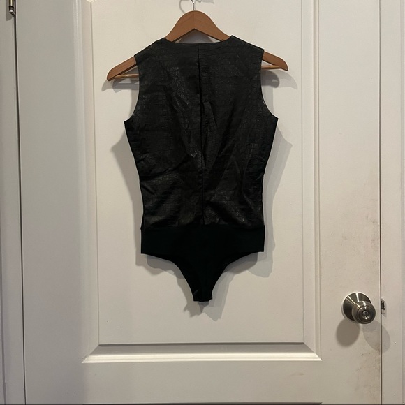 Commando Faux Leather Croc Bodysuit - Picture 6 of 6